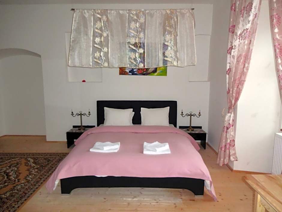 Kaštieľ Biela Dáma a Čierny Rytier