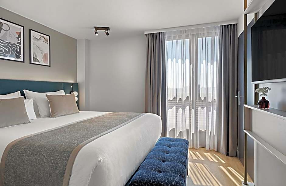 Photo 1 of 4 of Suite