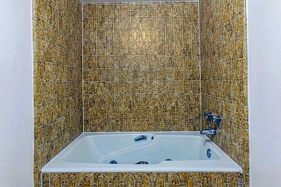 Days Inn by Wyndham Camarillo - Ventura