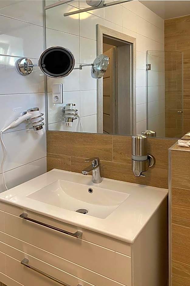 Brut Wine Hotel