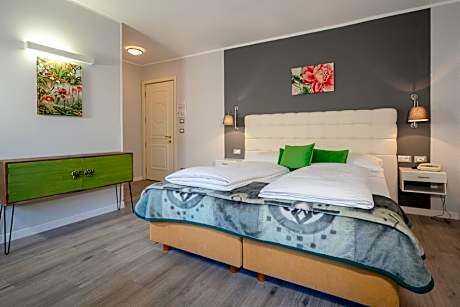 Comfort Double Room with Street View