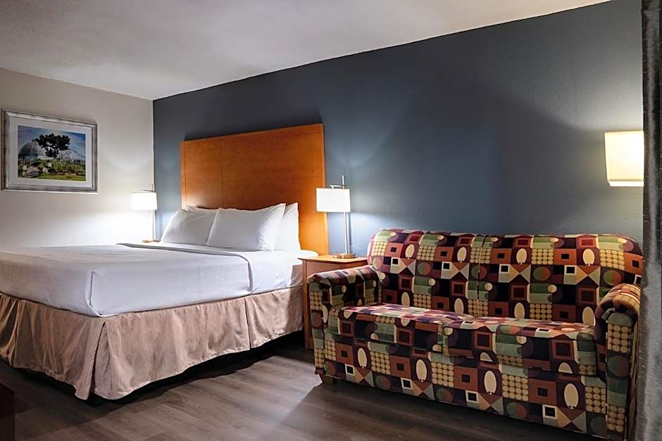 American Inn & Suites