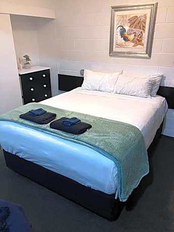 Trentham Motel