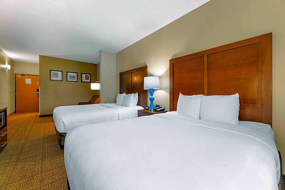 Comfort Suites Near Vancouver Mall