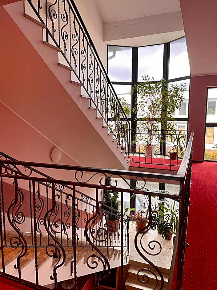 Photo 1 of 36 of Hotel Dowhań