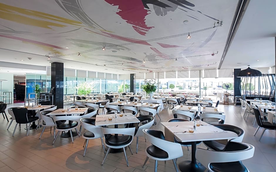 Centara Watergate Pavillion Hotel Bangkok