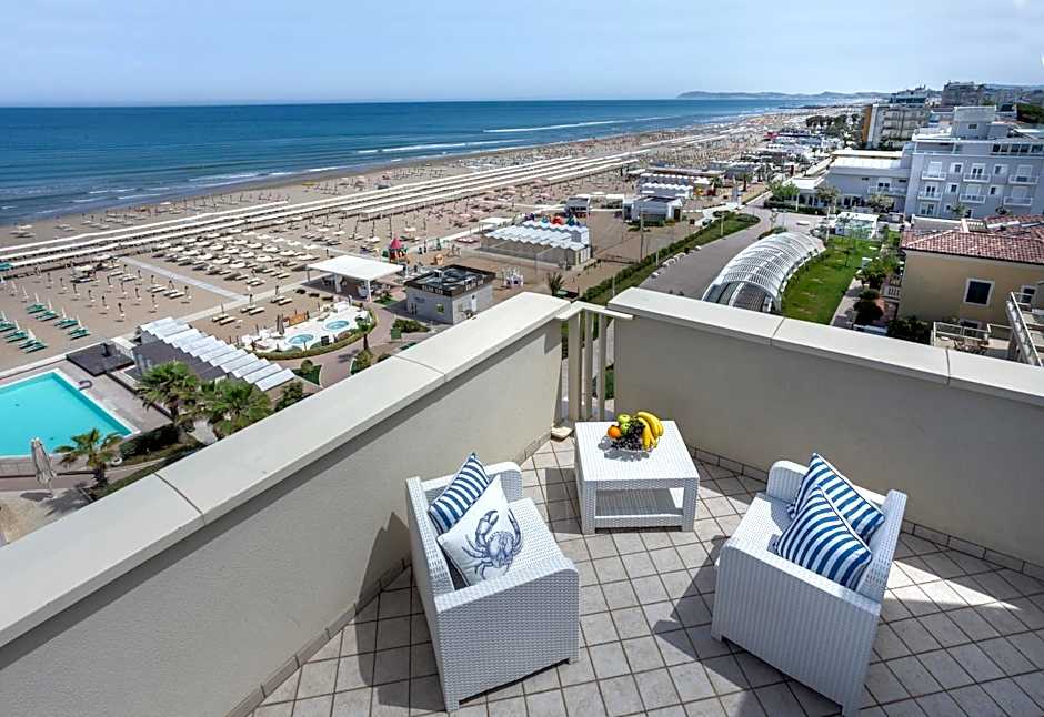 Hotel Admiral - on the beach