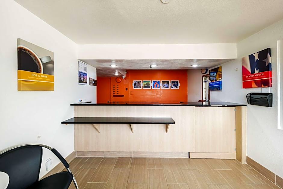 Motel 6-Greenville, TX