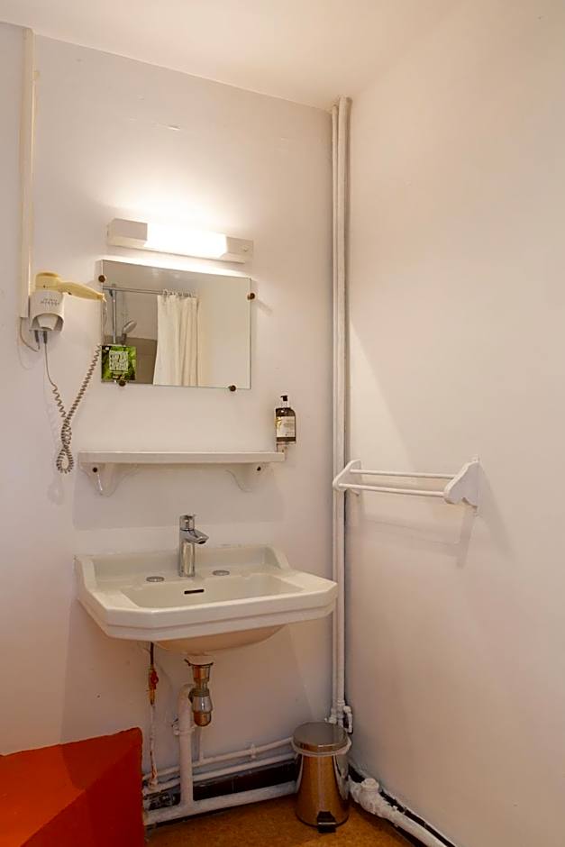 Logis Hôtel Restaurant Le Louvre