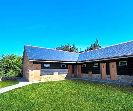 The Crown Lodges