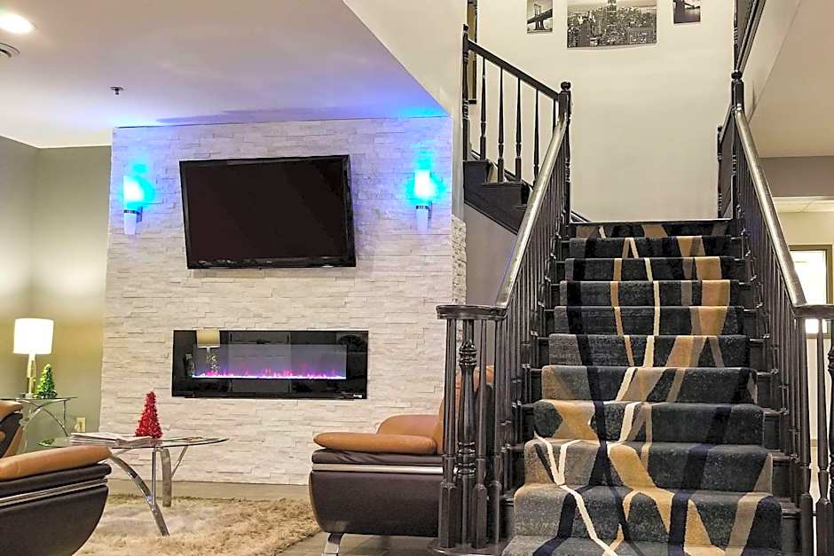 Quality Inn & Suites Cincinnati Sharonville
