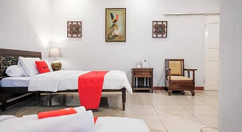 RedDoorz Syariah Plus near Trans Studio Cibubur