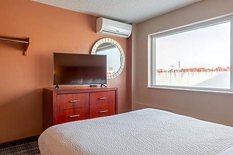 Executive Queen Suite with Sofa Bed