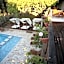 BlackStone Apart Boutique Hotel