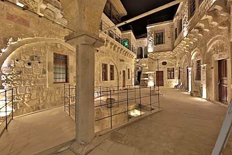 Taru Cave Suites