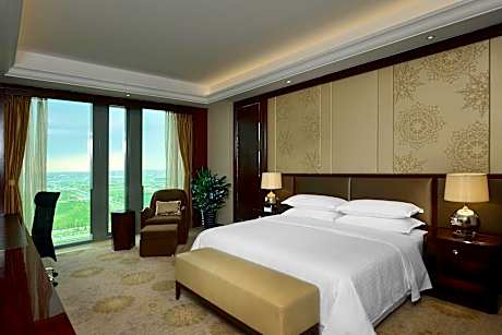 Deluxe Suite, Club lounge access, Suite, 1 King