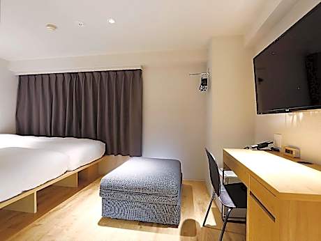 Urban Twin Room - Non-Smoking