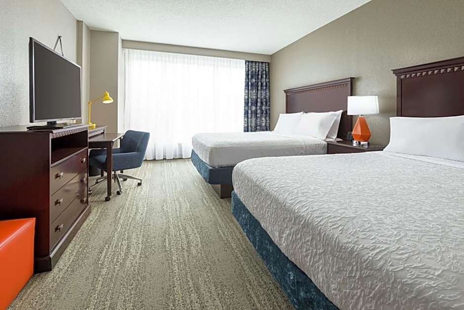 Hampton Inn By Hilton & Suites National Harbor/Alexandria Area