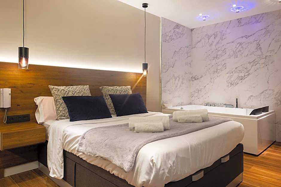 DAOS Suites & Terrace Marbella