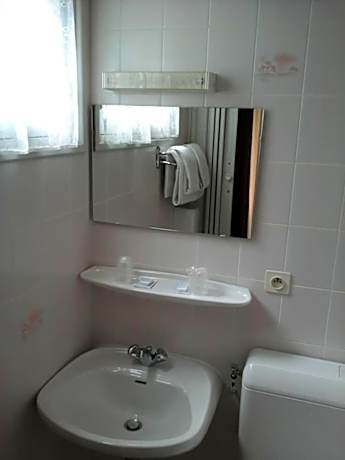 Economy Single Room