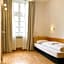Hotel Moon