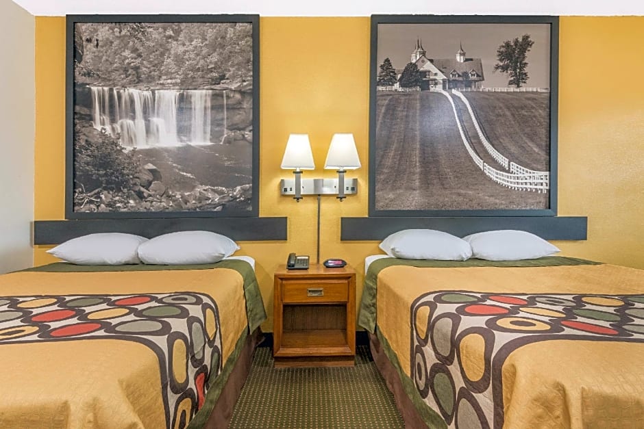 Super 8 by Wyndham Williamsburg