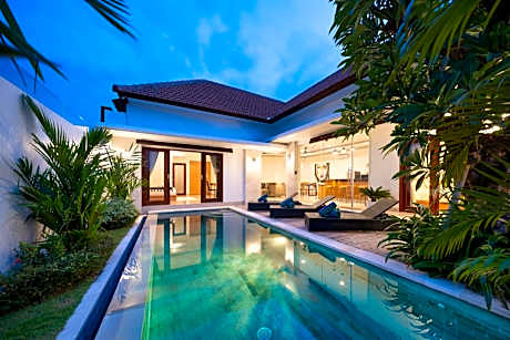 Selina - PROMO- Berawa - 3 BDR - Brand NEW Villa - HUGE Pool