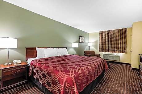 Suite with 1 King Bed and Sofabed - No Smoking, Disabled Access