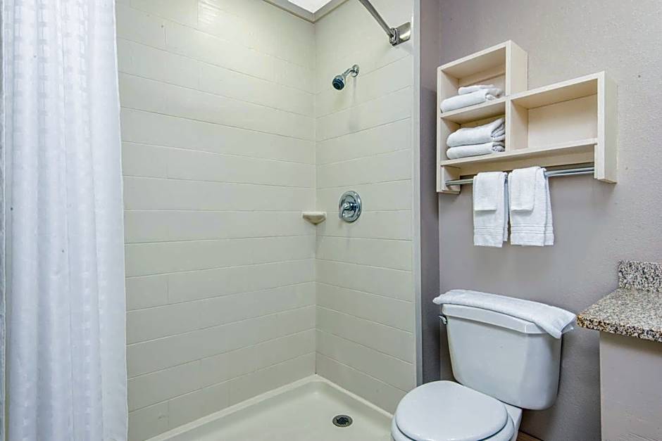 Super 8 by Wyndham Wichita South