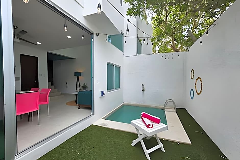 Villa con alberca, a una cuadra del mar