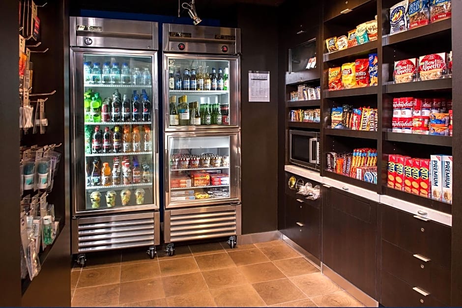 Courtyard by Marriott Richmond West