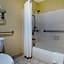 SureStay Plus Hotel by Best Western Sacramento North