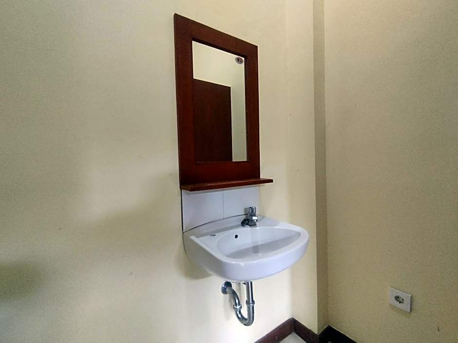 Adi Pelita Sari Bali