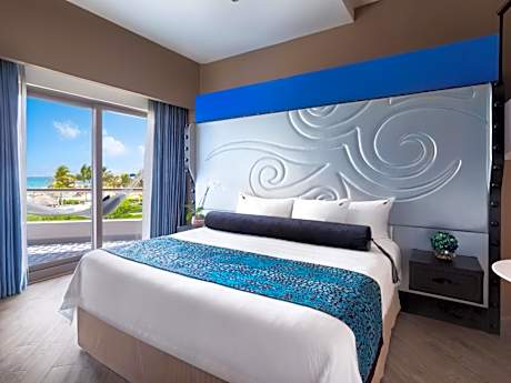 Heaven Rock Royalty Level Deluxe Platinum with King Bed – Adults Only