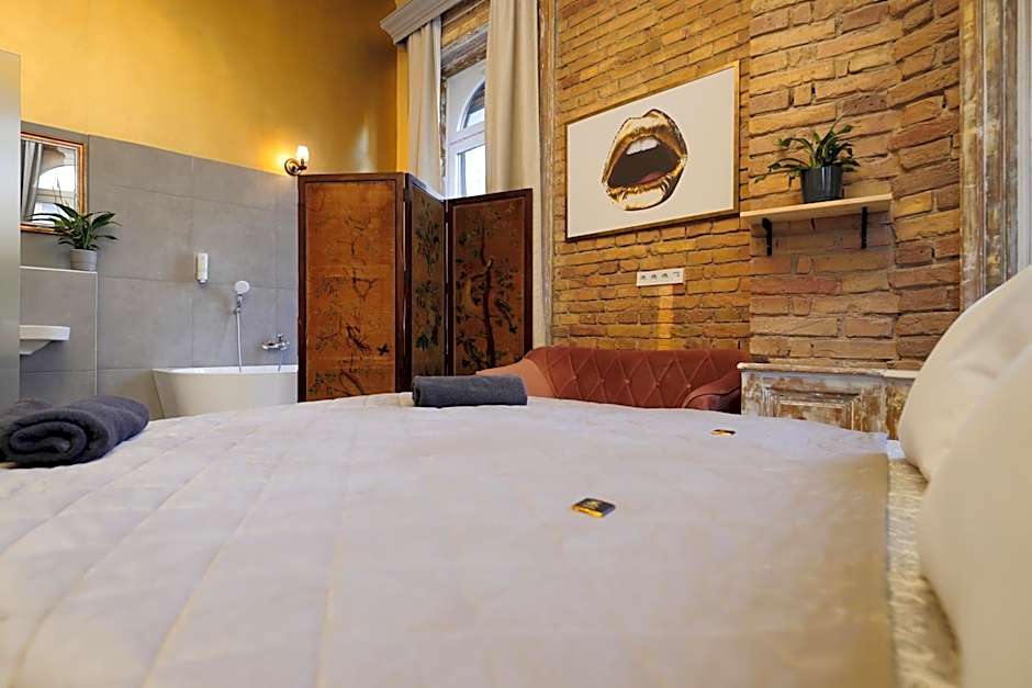 BudapeStayz - Raday Rooms