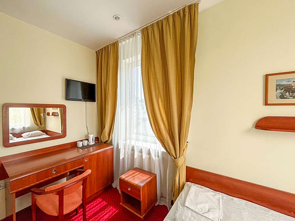 Fry House Hostel - 15min to Dworzec Zachodni, 5min to Klub Progresja
