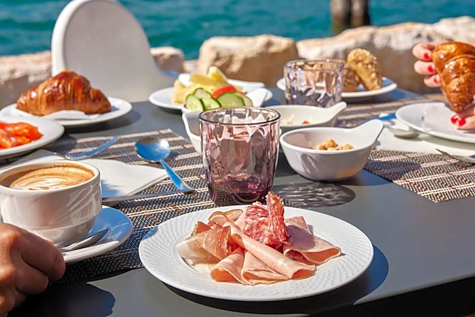 Lake Front Hotel Brenzone