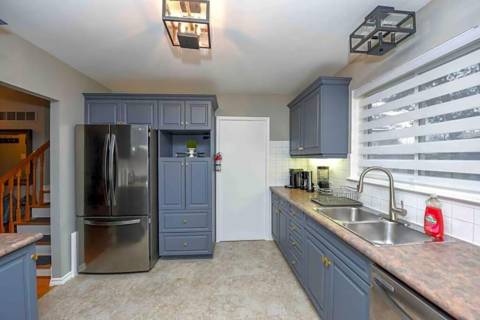 Bright & Cozy 4BR Home for Your Family Stay With Optional Pool Access