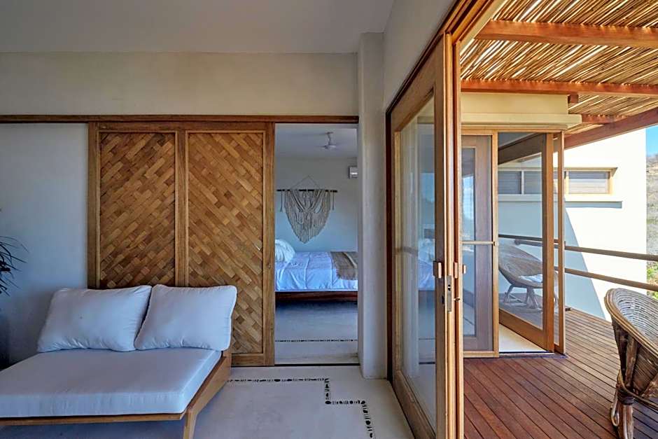 Casa Roni by Xeno - 5 Bedroom Luxury Villa with Ocean View