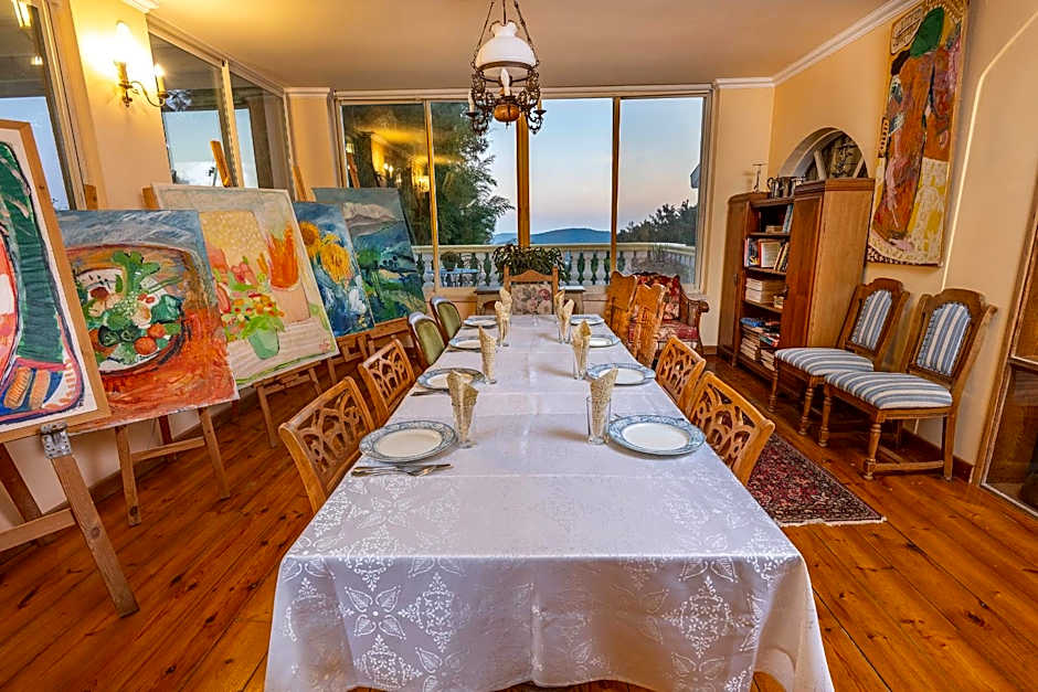 Ha'Seuda Ha'Achrona Suites