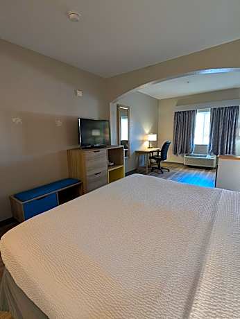 Studio King Suite - Non-Smoking