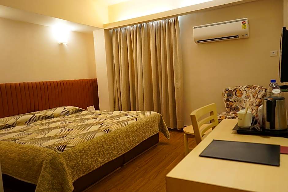 Diplomat Hotel