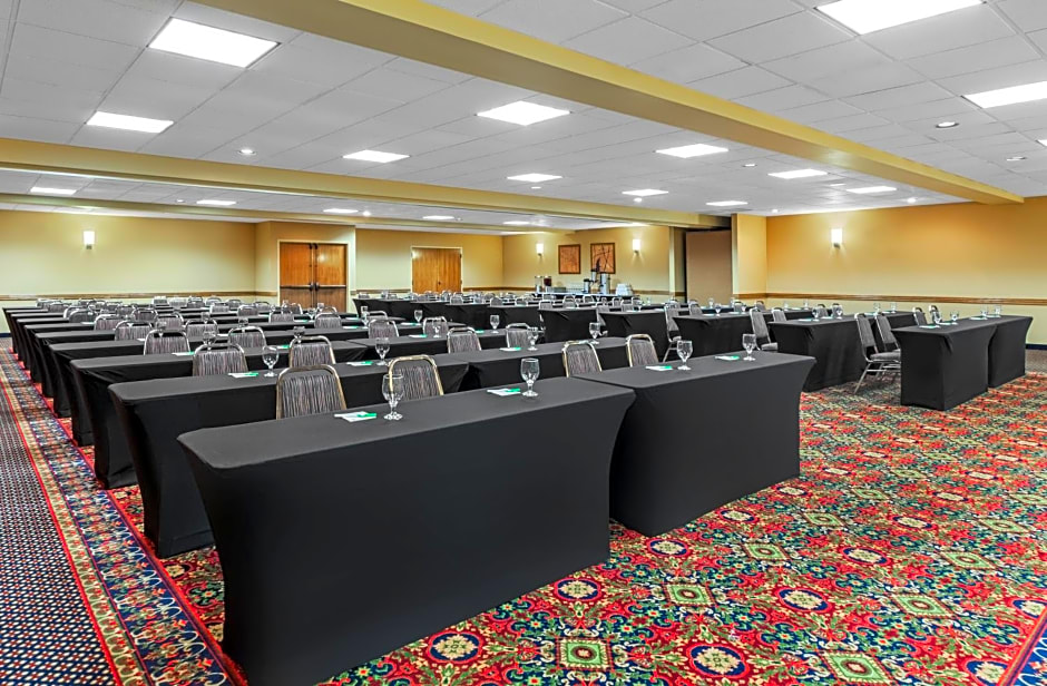 Holiday Inn Hotel & Suites Springfield, an IHG Hotel