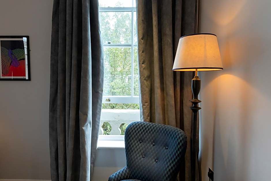 THE KNIGHT OF NOTTINGHILL