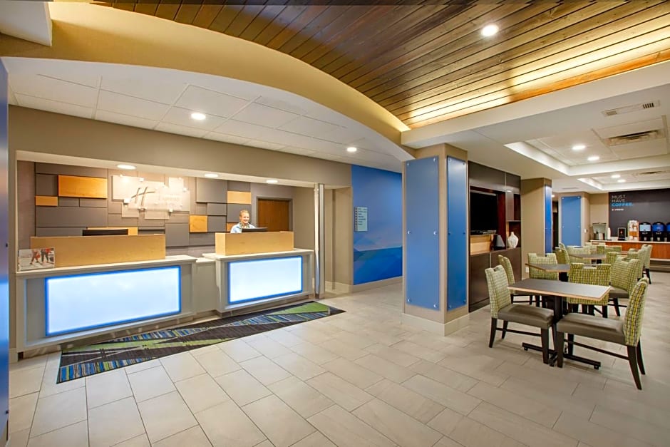 Holiday Inn Express Hotel & Suites Columbus By IHG