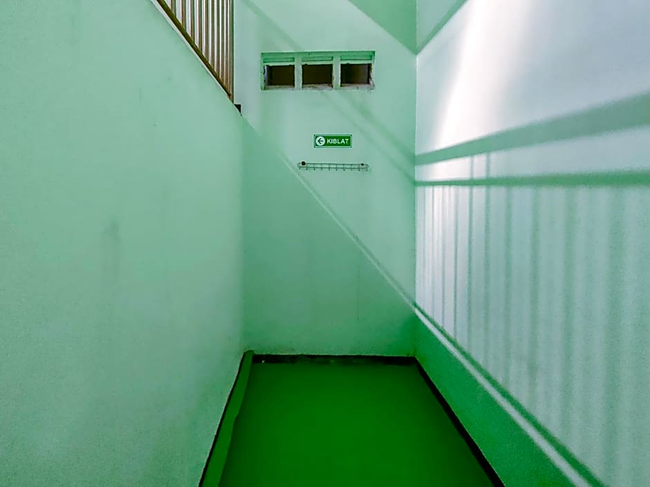 Djati Homestay Redpartner near Gor Djarum Kudus