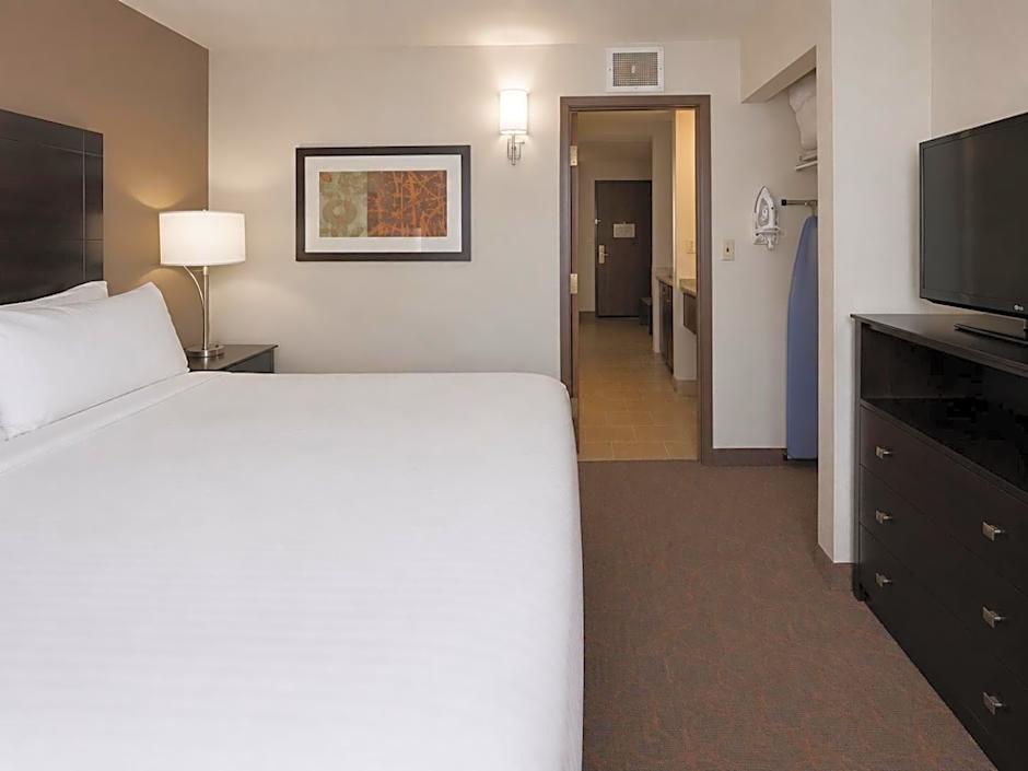 Holiday Inn Express & Suites Bloomington West By IHG