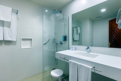 DOUBLE STANDARD 2 ADULTS + 1 BABY