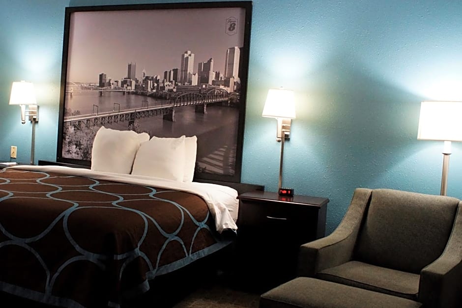 Super 8 by Wyndham Grove City