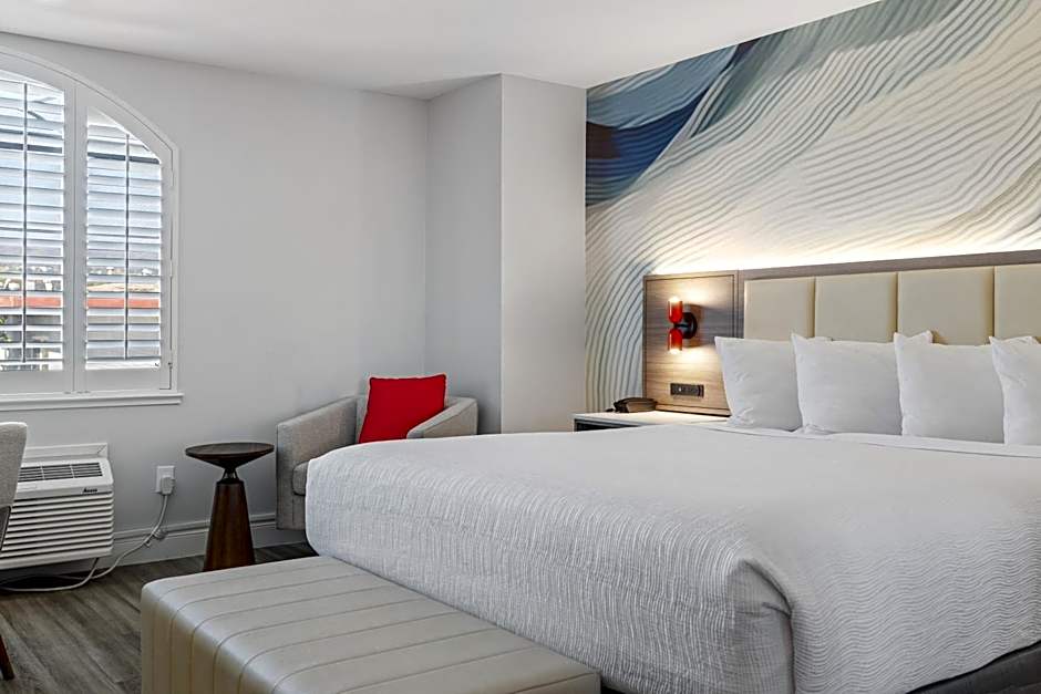 Hotel Skye San Francisco Airport SFO FREE SHUTTLE!